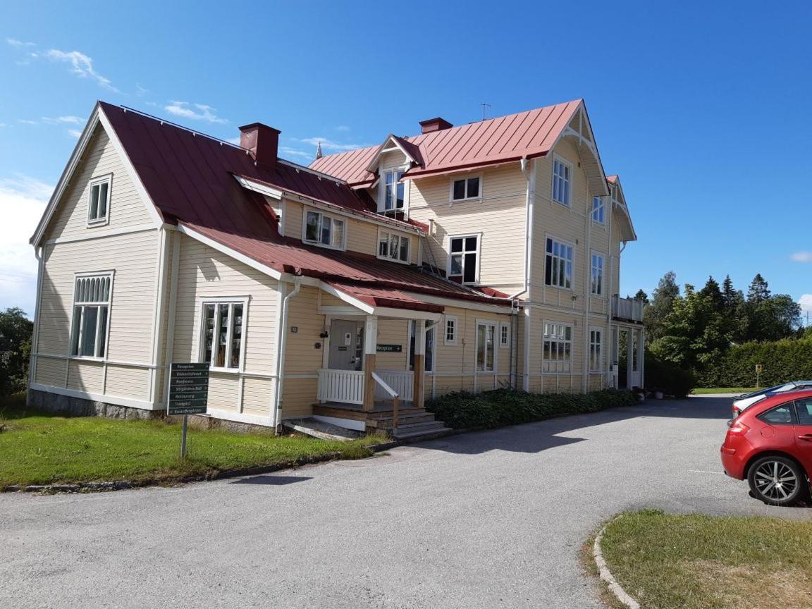 Soergardens Logi Bed & Breakfast Harnosand Exterior photo